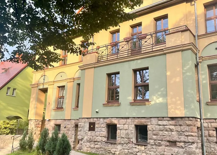 Szmaragdowa Sowa * Wałbrzych